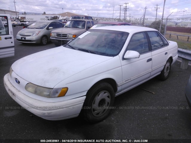 1FACP5242PG130469 - 1993 FORD TAURUS GL WHITE photo 2