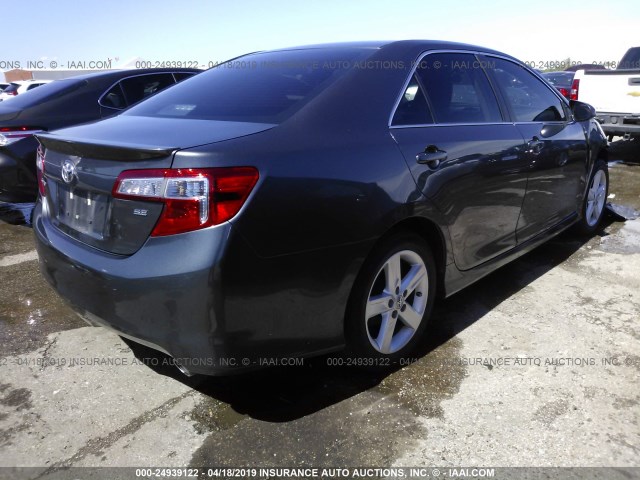4T1BF1FK3EU863781 - 2014 TOYOTA CAMRY L/SE/LE/XLE 灰色 照片 4