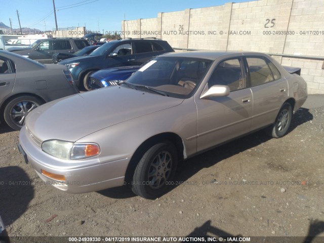 4T1SK13E3SU639366 - 1995 TOYOTA CAMRY XLE GOLD photo 2