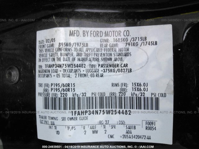 1FAHP34N75W254482 - 2005 FORD FOCUS ZX4 BLACK photo 9