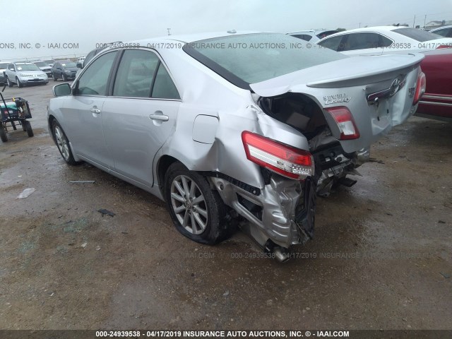 4T1BK3EK4AU114832 - 2010 TOYOTA CAMRY SE/LE/XLE SILVER photo 3