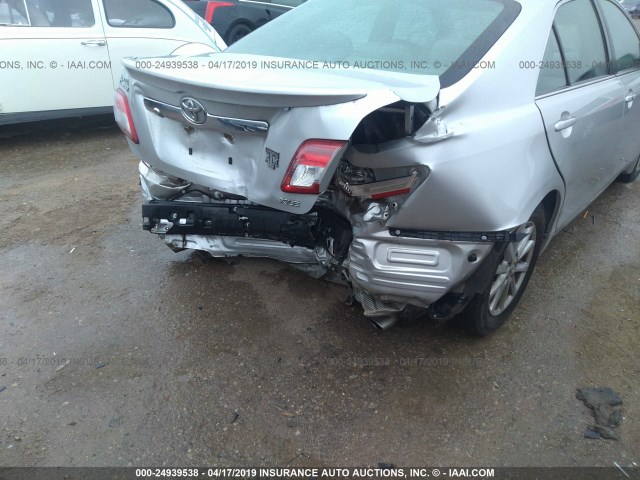 4T1BK3EK4AU114832 - 2010 TOYOTA CAMRY SE/LE/XLE SILVER photo 6