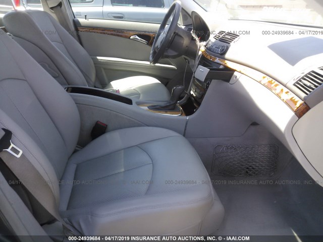 WDBUF56J26A973086 - 2006 MERCEDES-BENZ E 350 GRAY photo 5