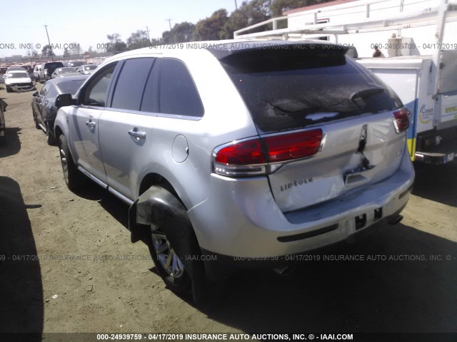 2LMDJ6JK1BBJ20473 - 2011 LINCOLN MKX SILVER photo 3