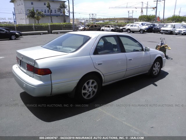 JT2BF22K210290687 - 2001 TOYOTA CAMRY CE/LE/XLE SILVER photo 4