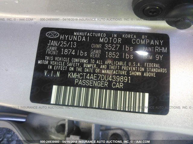 KMHCT4AE7DU439891 - 2013 HYUNDAI ACCENT GLS/GS SILVER photo 9