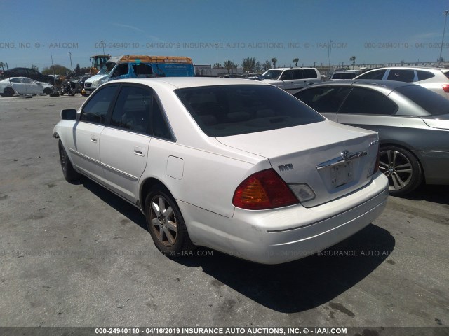 4T1BF28B7YU066070 - 2000 TOYOTA AVALON XL/XLS WHITE photo 3