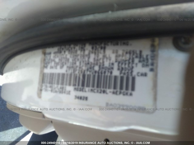 4T1BF28B7YU066070 - 2000 TOYOTA AVALON XL/XLS WHITE photo 9