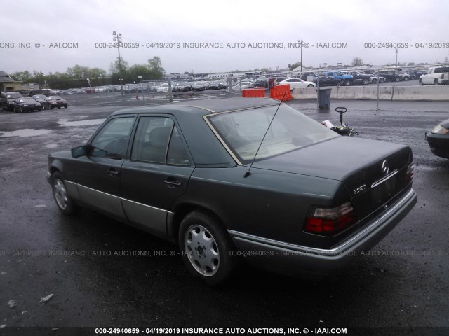 WDBEA32E9RC129765 - 1994 MERCEDES-BENZ E 320 GREEN photo 3