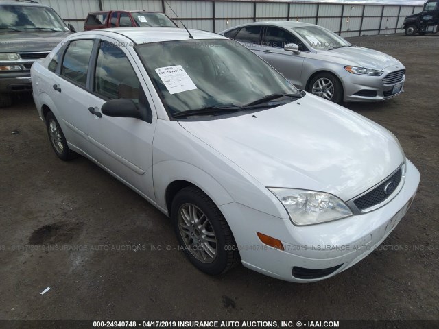 1FAFP34N47W305477 - 2007 FORD FOCUS ZX4/S/SE/SES WHITE photo 1