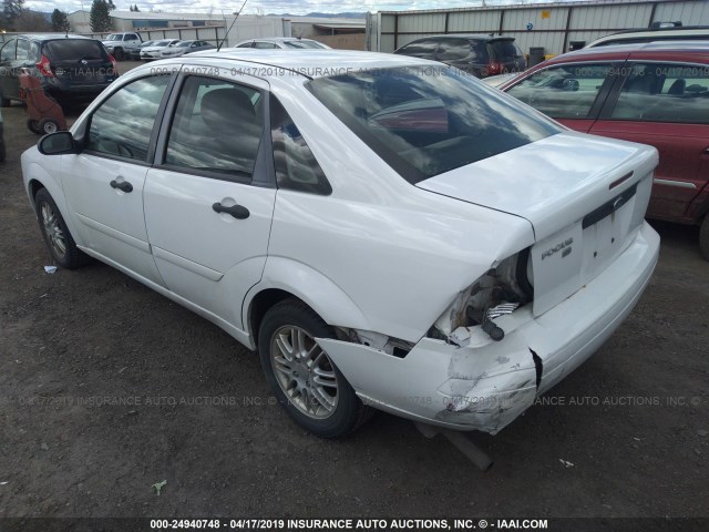 1FAFP34N47W305477 - 2007 FORD FOCUS ZX4/S/SE/SES WHITE photo 3