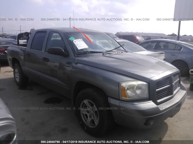 1D7HE48N76S646540 - 2006 DODGE DAKOTA QUAD SLT GRAY photo 1