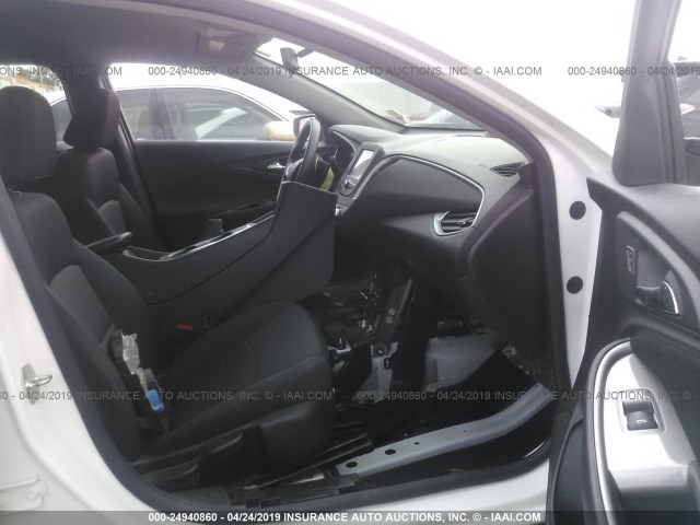 1G1ZB5ST7JF103333 - 2018 CHEVROLET MALIBU LS WHITE photo 5