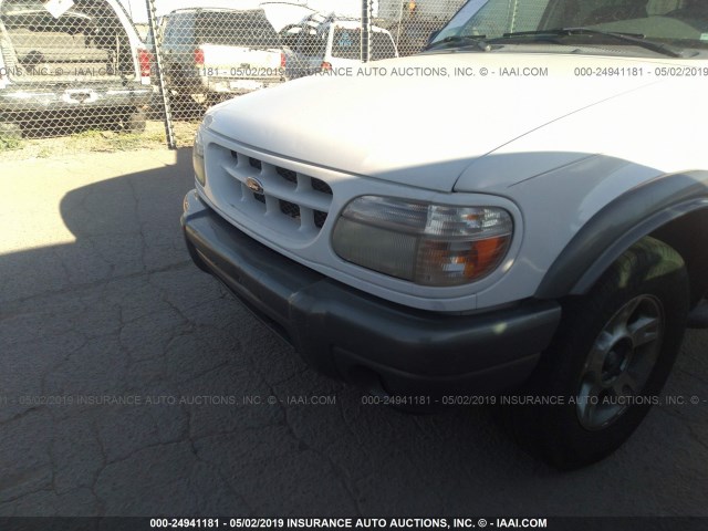 1FMZU63P21UB23683 - 2001 FORD EXPLORER XLT WHITE photo 6