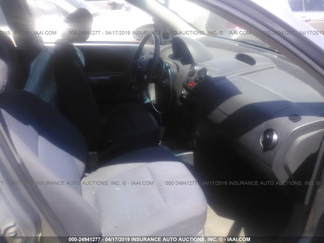 KL1TD56666B659263 - 2006 CHEVROLET AVEO LS GRAY photo 5