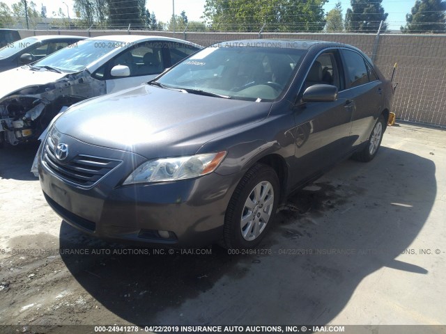 4T1BK46KX7U028664 - 2007 TOYOTA CAMRY NEW GENERAT LE/XLE/SE GRAY photo 2