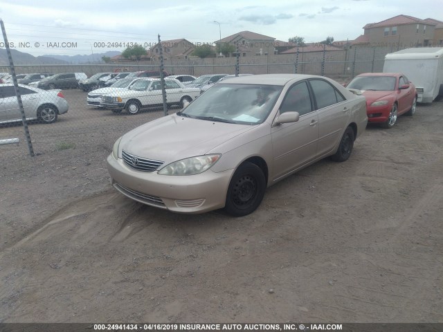 4T1BE32K45U970715 - 2005 TOYOTA CAMRY LE/XLE/SE GOLD photo 2