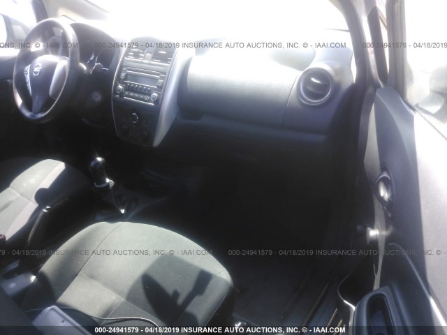 3N1CE2CP0FL369104 - 2015 NISSAN VERSA NOTE S/S PLUS/SV/SL/SR GRAY photo 5