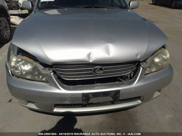 JTHBD182610017961 - 2001 LEXUS IS 300 SILVER photo 6