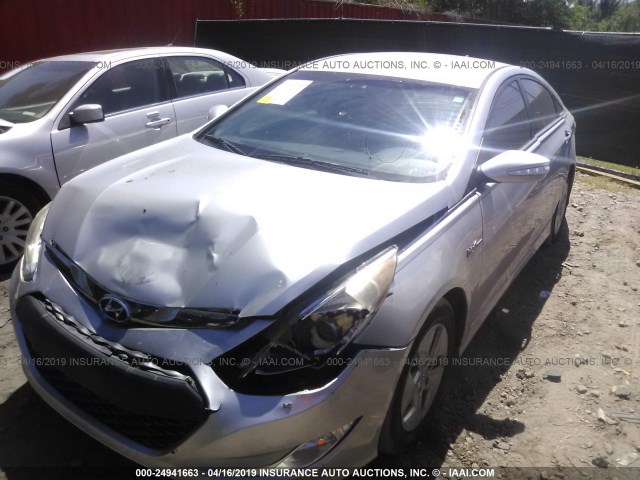 KMHEC4A45CA026156 - 2012 HYUNDAI SONATA HYBRID SILVER photo 2