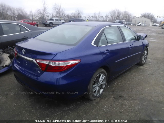 4T1BF1FK4FU981968 - 2015 TOYOTA CAMRY LE/XLE/SE/XSE BLUE photo 4