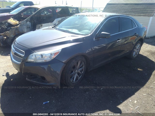 1G11H5SA1DF288607 - 2013 CHEVROLET MALIBU LTZ GRAY photo 2