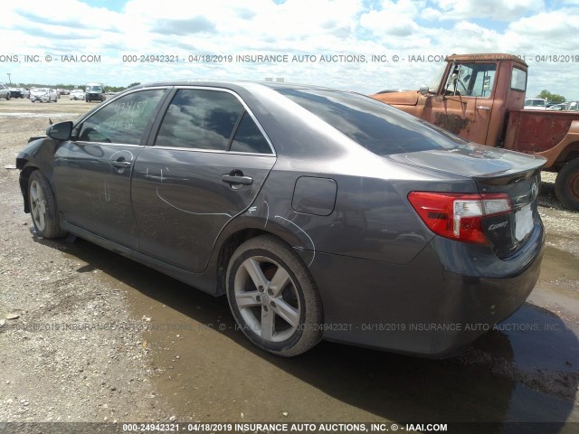 4T1BF1FK5EU434187 - 2014 TOYOTA CAMRY L/SE/LE/XLE GRAY photo 3