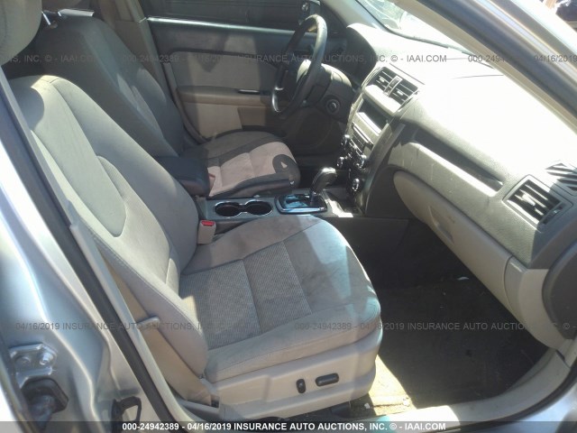 3FAHP0JA3BR280740 - 2011 FORD FUSION SILVER photo 5