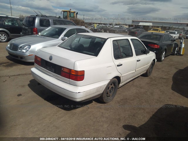 3VWRA81H0WM107365 - 1998 VOLKSWAGEN JETTA GL WHITE photo 4