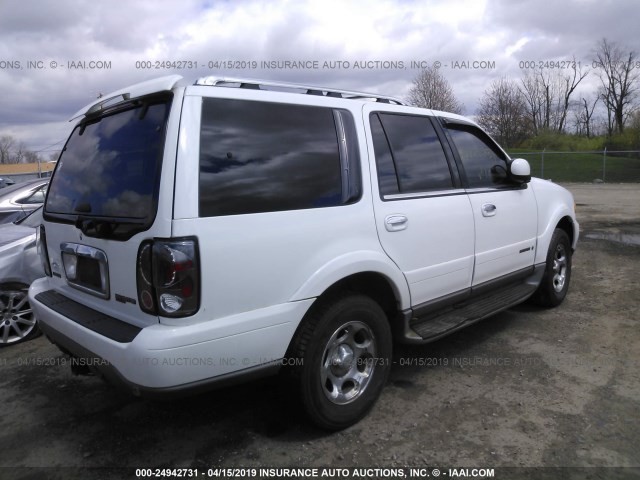 5LMFU28R22LJ05243 - 2002 LINCOLN NAVIGATOR Blanc photo 4