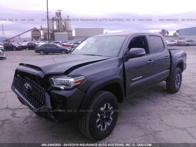 3TMCZ5AN8KM221632 - 2019 TOYOTA TACOMA DOUBLE CAB/SR/SR5/TRD SPO GRAY photo 2