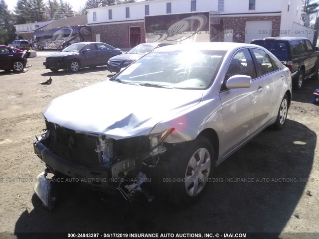 4T1BE46K27U164990 - 2007 TOYOTA CAMRY NEW GENERAT CE/LE/XLE/SE SILVER photo 2