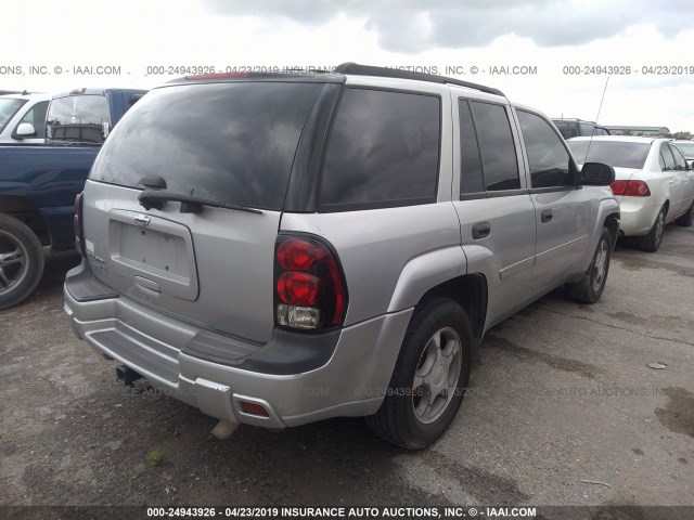 1GNDS13S082251588 - 2008 CHEVROLET TRAILBLAZER LS/LT SILVER photo 4