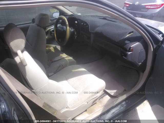 2G1WW12M2W9134045 - 1998 CHEVROLET MONTE CARLO LS შავი ფოტო 5