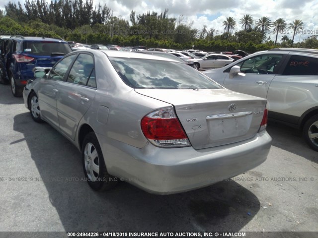 4T1BE32KX6U164539 - 2006 TOYOTA CAMRY LE/XLE/SE SILVER photo 3