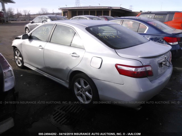 4T1BK46K67U519362 - 2007 TOYOTA CAMRY NEW GENERAT LE/XLE/SE SILVER photo 3
