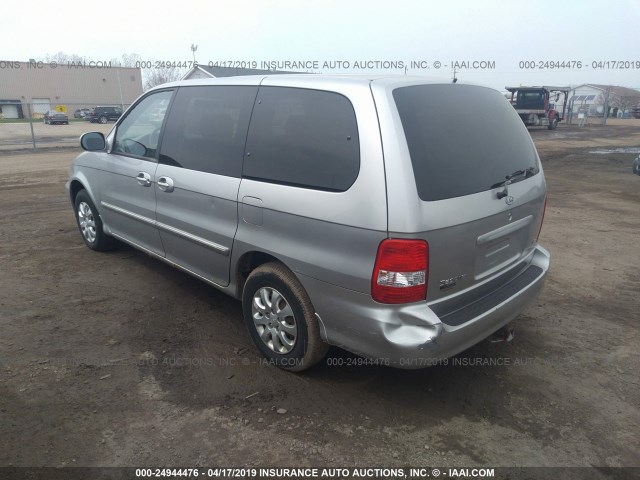 KNDUP131246594617 - 2004 KIA SEDONA EX/LX SILVER photo 3