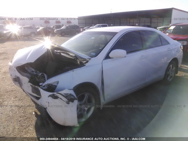 4T1BE46KX7U607015 - 2007 TOYOTA CAMRY NEW GENERAT CE/LE/XLE/SE WHITE photo 2