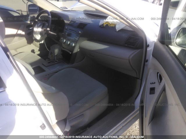 4T1BE46KX7U607015 - 2007 TOYOTA CAMRY NEW GENERAT CE/LE/XLE/SE WHITE photo 5