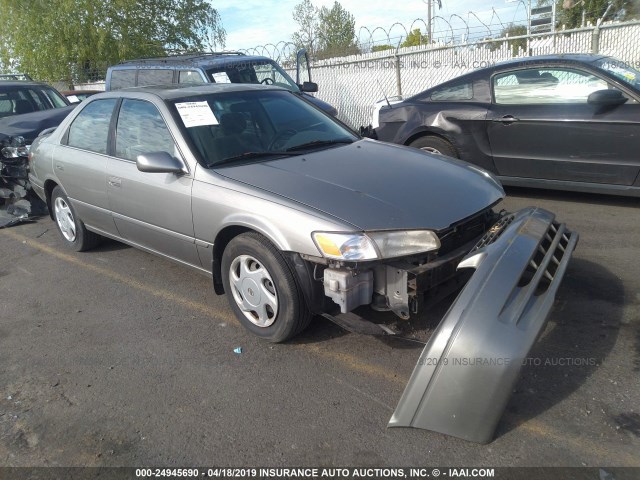 JT2BF22K9V0033516 - 1997 TOYOTA CAMRY LE/XLE GOLD photo 1