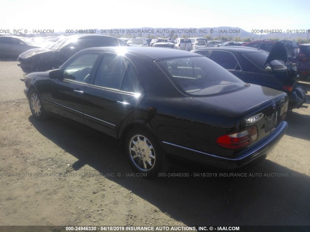 WDBJF65H5XA734706 - 1999 MERCEDES-BENZ E 320 BLACK photo 3