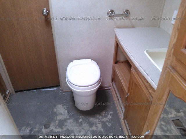 4X4TSMN265A293780 - 2005 FOREST RIVER OTHER  白色 照片 7