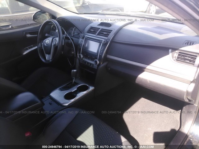 4T1BF1FK8DU676700 - 2013 TOYOTA CAMRY L/SE/LE/XLE 灰色 照片 5