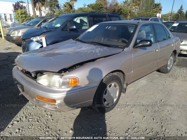 JT2BG12KXT0366408 - 1996 TOYOTA CAMRY DX/LE/XLE GOLD photo 2