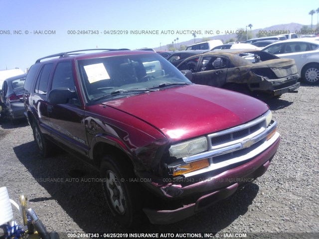 1GNDT13WX2K173151 - 2002 CHEVROLET BLAZER RED photo 1