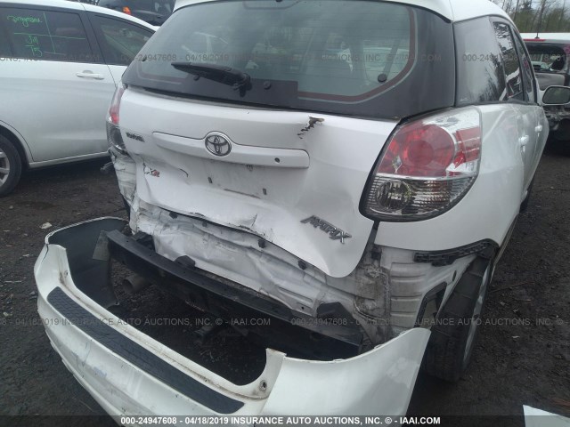 2T1KR30E86C612716 - 2006 TOYOTA COROLLA MATRIX XR WHITE photo 6