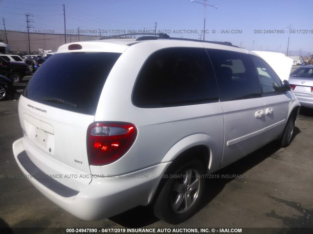 2D4GP44L97R216230 - 2007 DODGE GRAND CARAVAN SXT WHITE photo 4