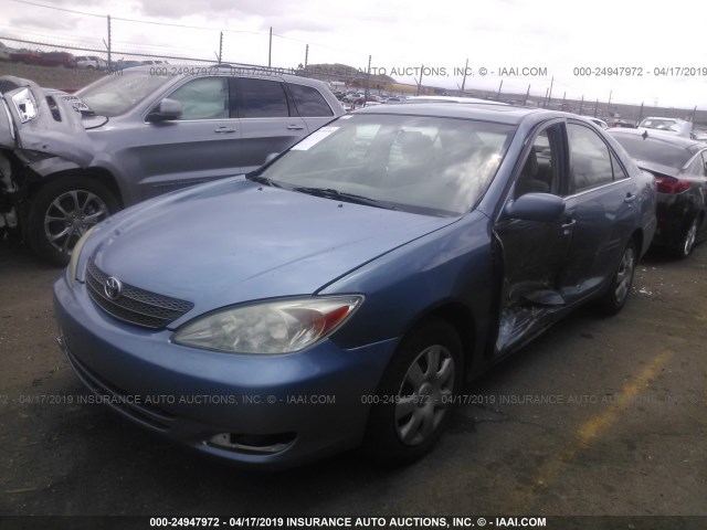 4T1BE32K43U766896 - 2003 TOYOTA CAMRY LE/XLE/SE BLUE photo 2