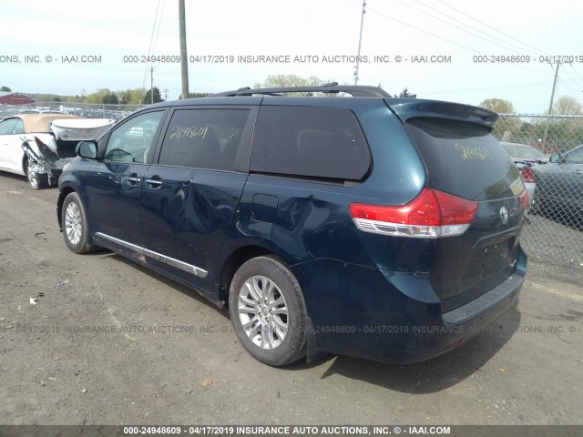 5TDYK3DCXCS246882 - 2012 TOYOTA SIENNA XLE/LIMITED BLUE photo 3