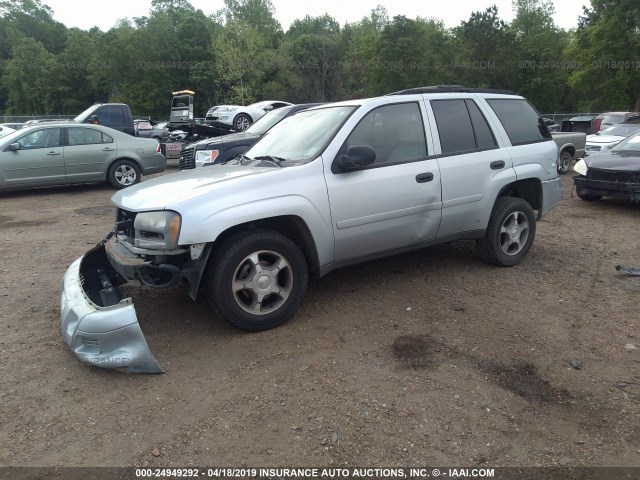 1GNDS13S482124889 - 2008 CHEVROLET TRAILBLAZER LS/LT SILVER photo 2